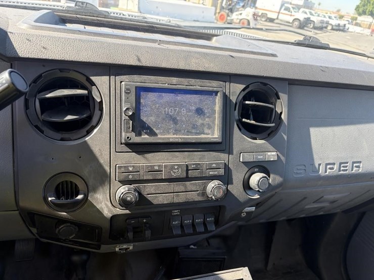 2016-ford-f550-image-16