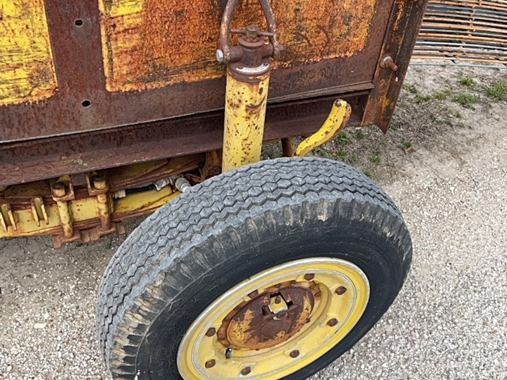 metal-trailer-56”x111”-image-5