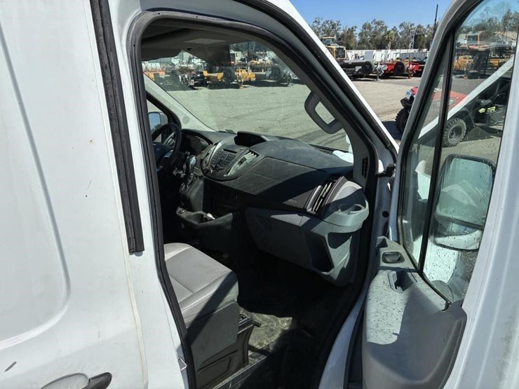 2017-ford-transit-image-9