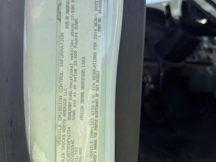 2014-freightliner-m2-106-image-11