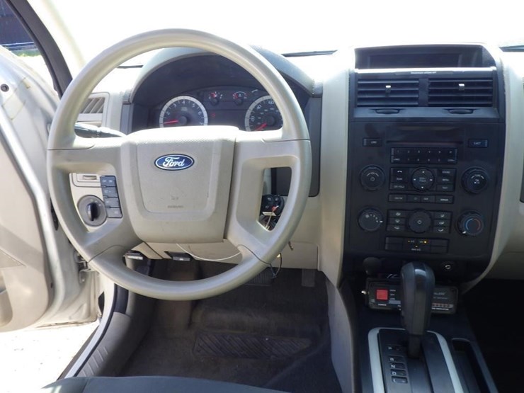 2012-ford-escape-image-9