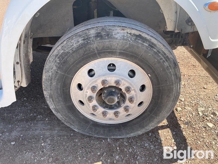 2017-freightliner-coronado-132-image-20