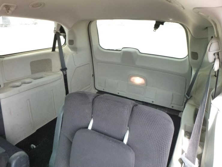 2014-dodge-grand-caravan-image-9