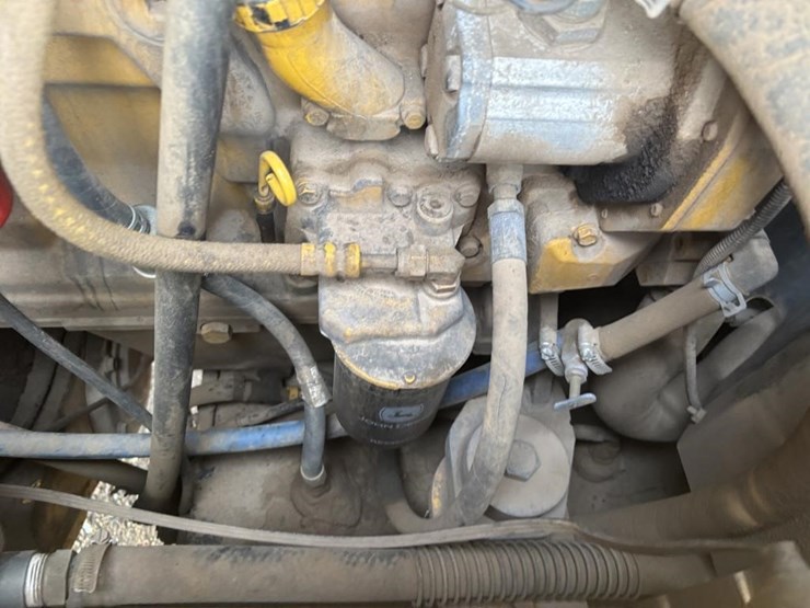 2005-deere-624j-image-49