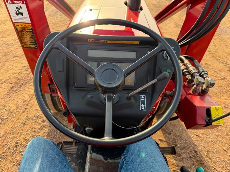 1985-case-ih-2250-image-44