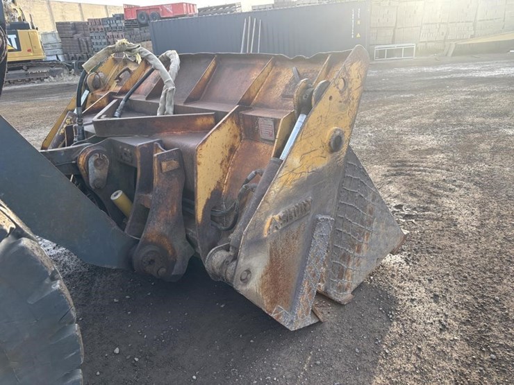 2005-deere-624j-image-12