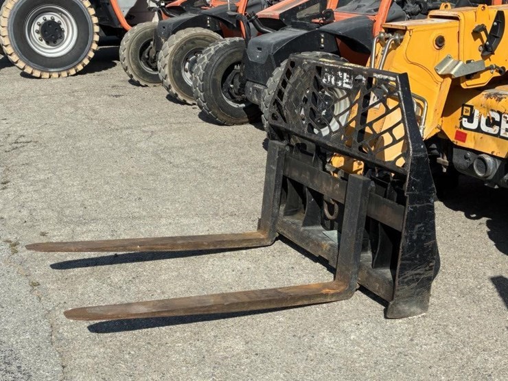 2015-jcb-525-image-5