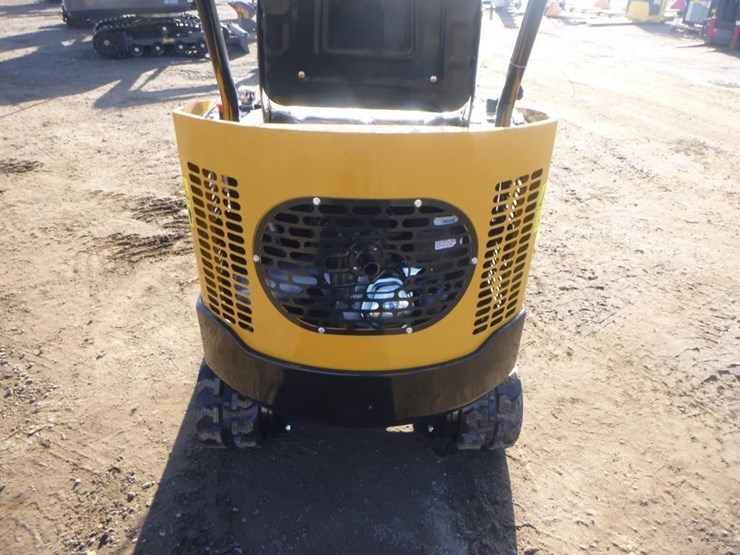 2025-agt-h12r-hydraulic-excavator-image-17