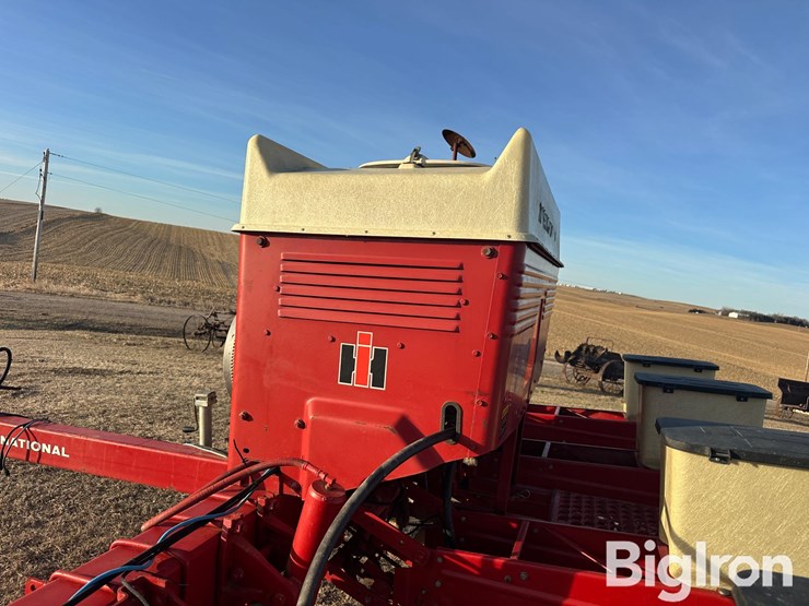 international-800-cyclo-air-image-13