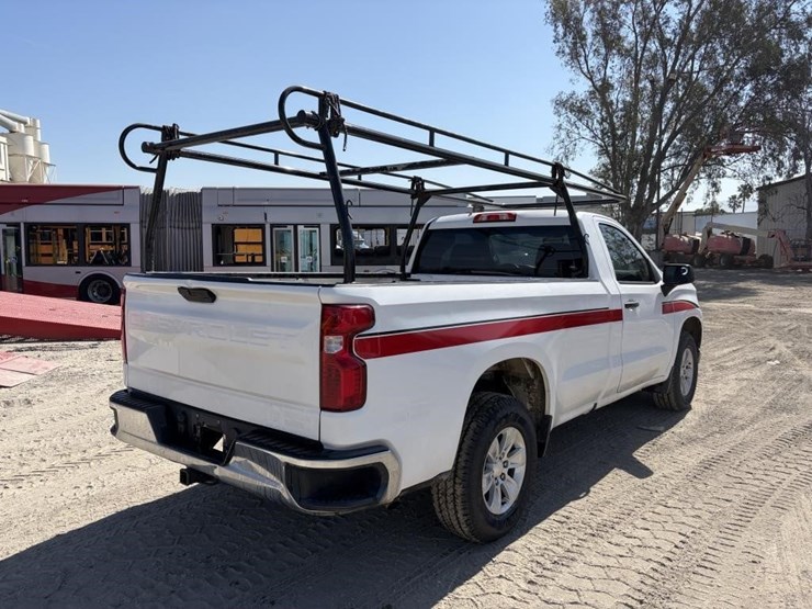 2020-chevrolet-1500-image-3