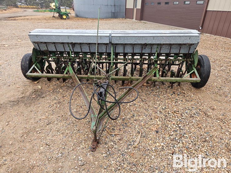 john-deere-b-image-2