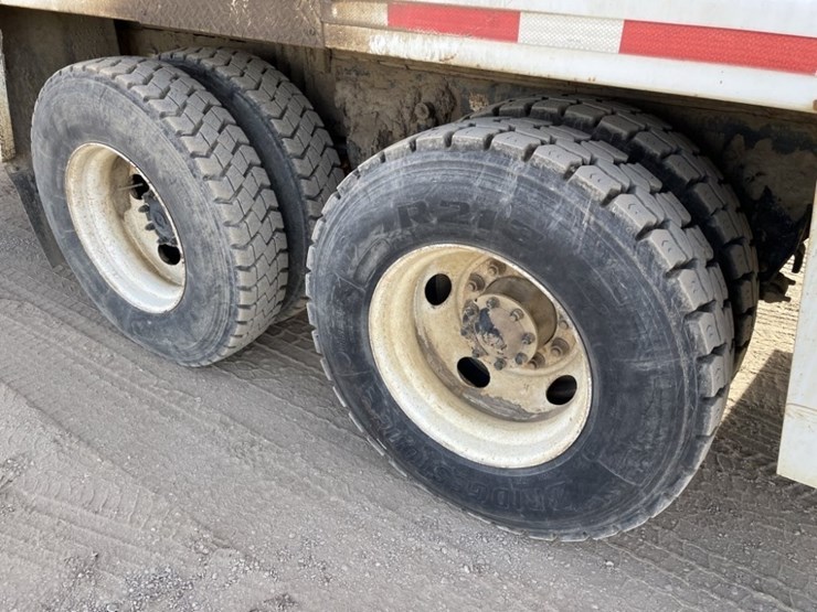 2001-sterling-l8500-image-12