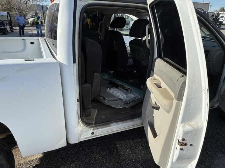 2012-chevrolet-silverado-1500-image-10