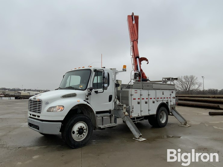 2016-freightliner-m2-106-image-1