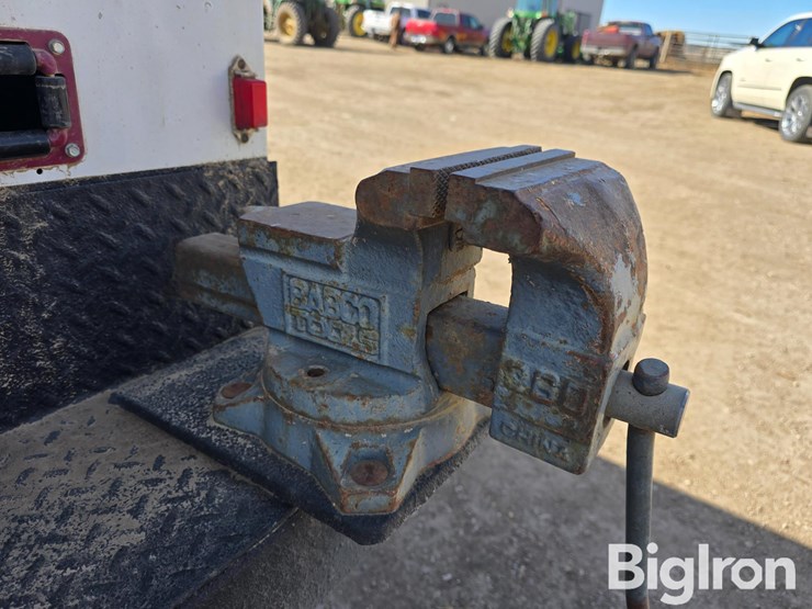 2008-ford-f550-image-19