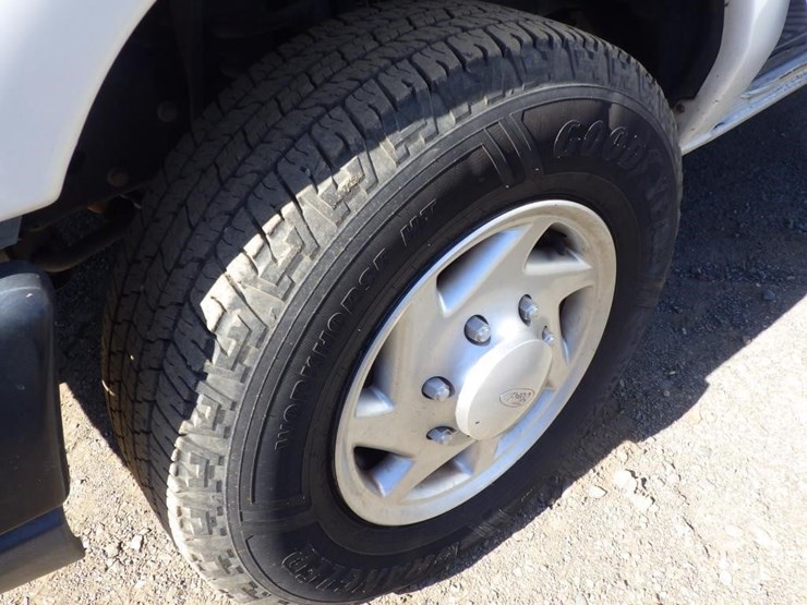 2011-ford-cargo-image-13