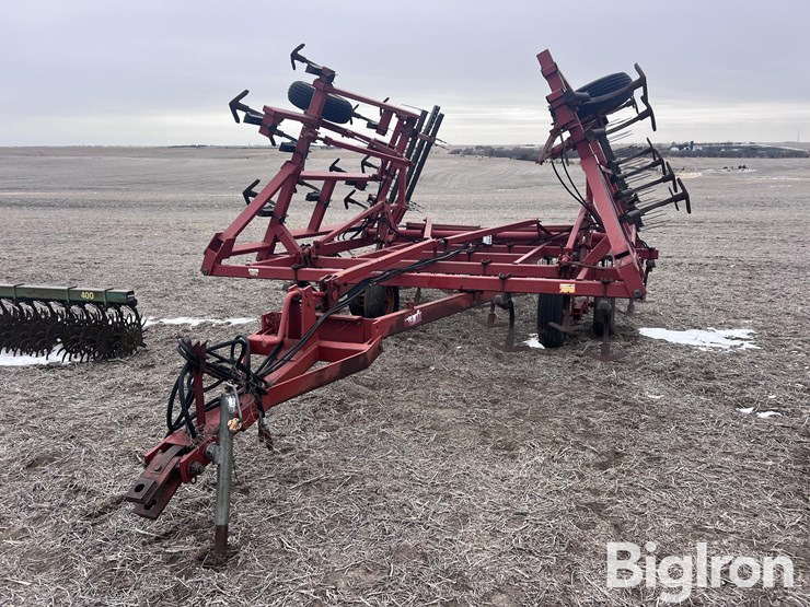 case-ih-4800-image-1