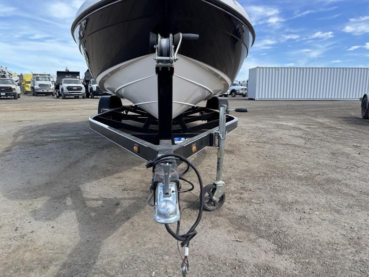 2005-unknown-trailer-image-43