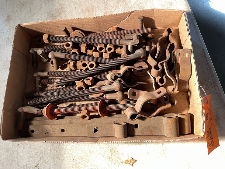 #2546-•-metal-gate-pins-and-hardware-image-1