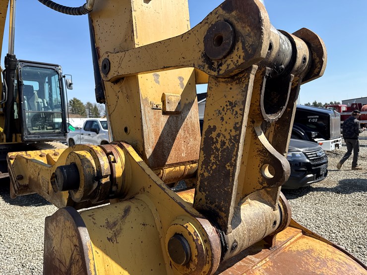 2011-caterpillar-336e-image-14