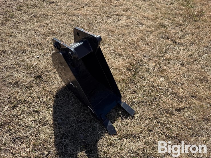 9"-mini-excavator-bucket-image-3