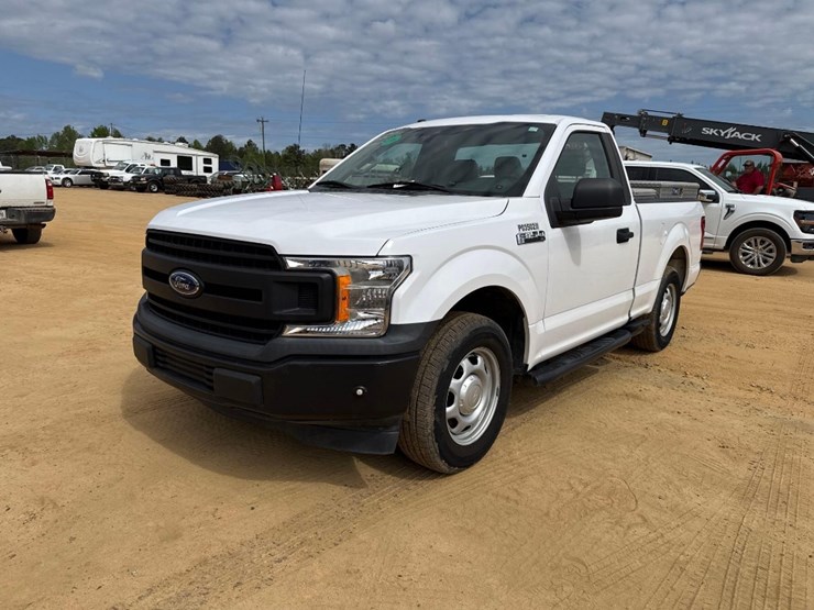2019-ford-f150-xl-image-2