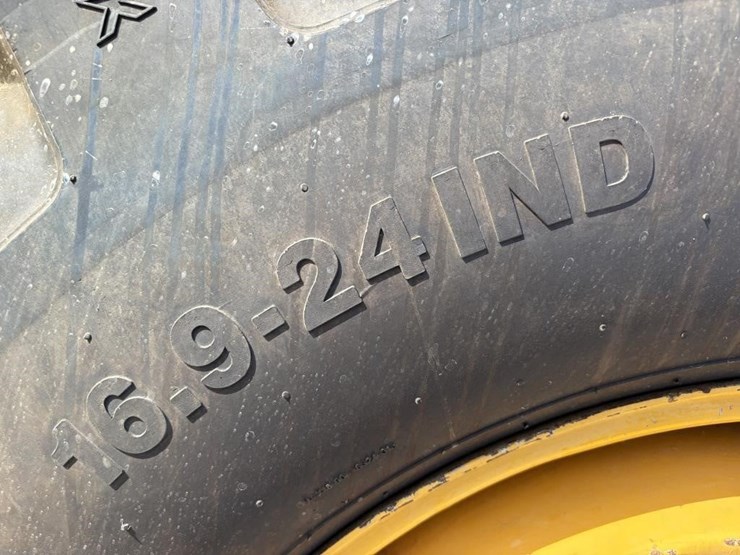 2018-deere-210lep-image-29