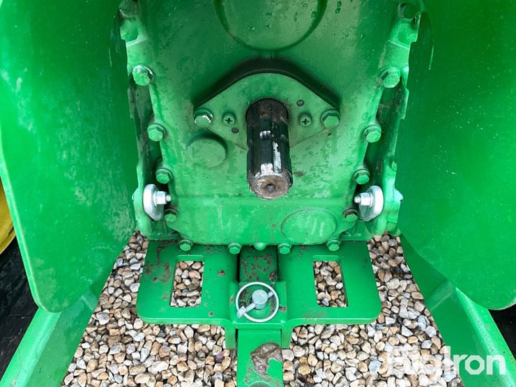 2020-john-deere-3033r-image-19