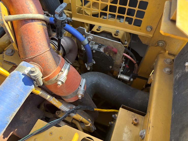 2011-caterpillar-336e-image-46