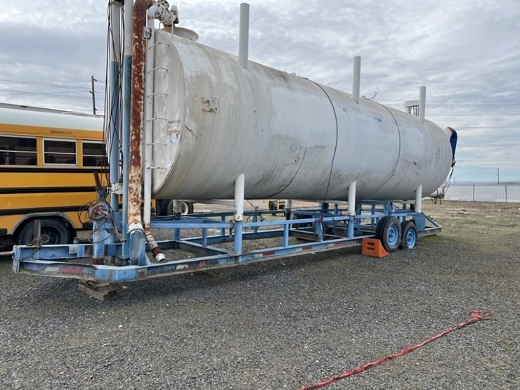 10,000-gallon-towable-water-tower-image-1