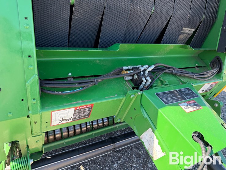 2024-john-deere-561m-image-15