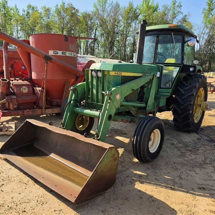 JOHN DEERE 4430