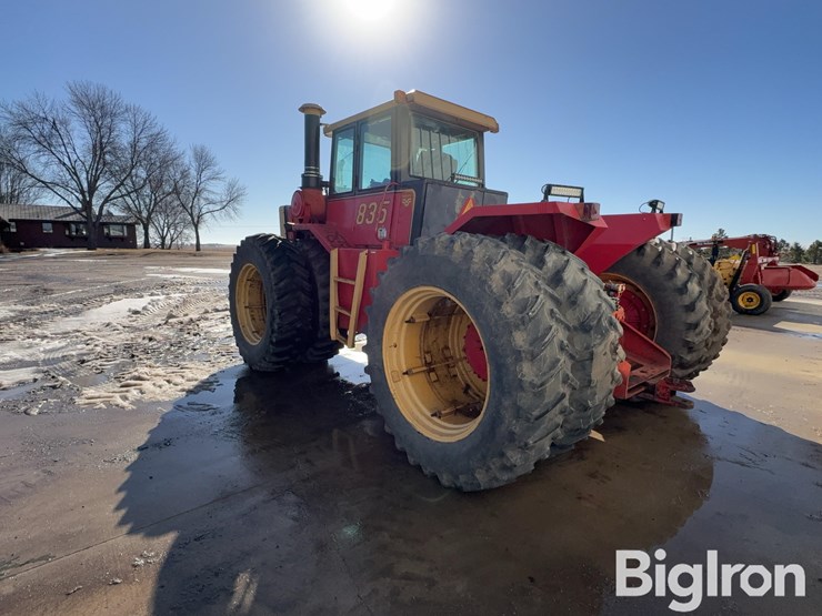 1982-versatile-835-image-7