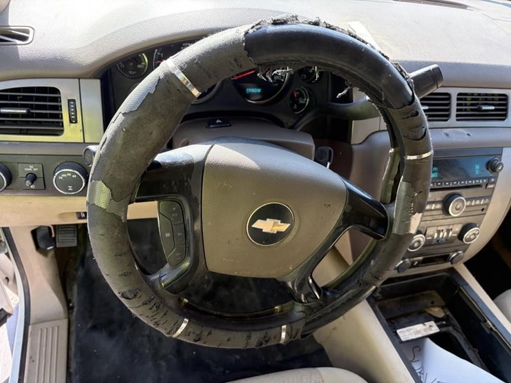 2013-chevrolet-tahoe-image-13