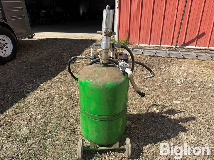 diamond-selection-5265-portable-oil-dispensing-system-image-2