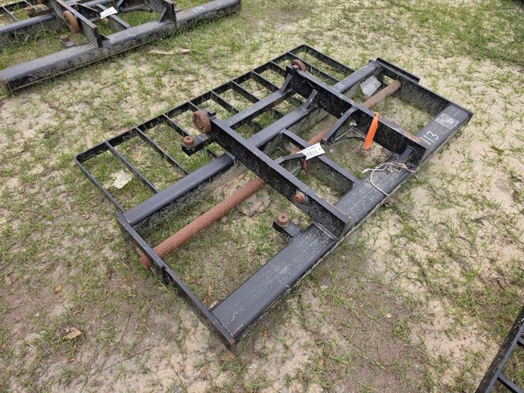 --superior-fabrication-forklift-image-4