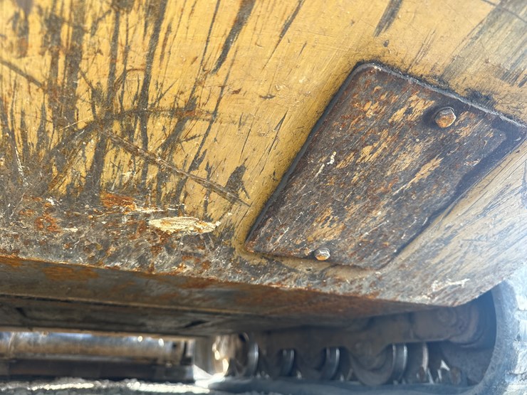 2017-caterpillar-239d-image-46