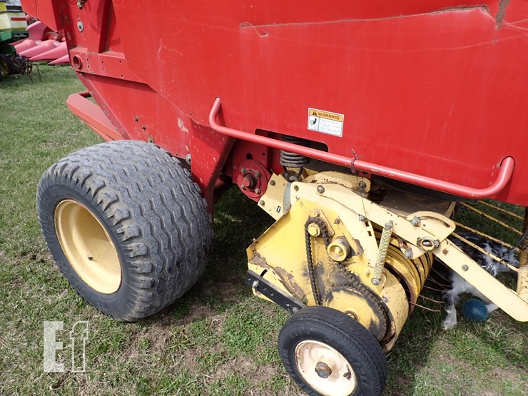 2007-new-holland-br780a-image-6