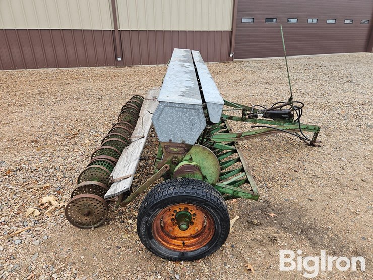 john-deere-b-image-4