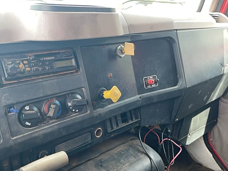 international-4700-image-17