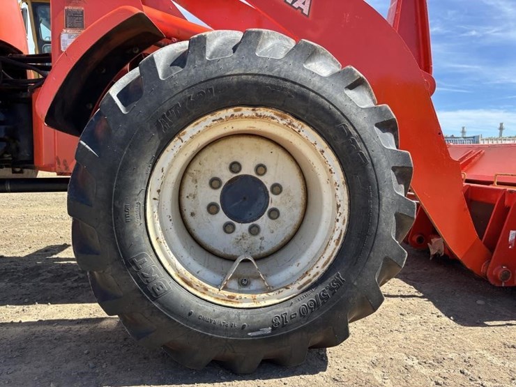 1999-kubota-r520-image-17