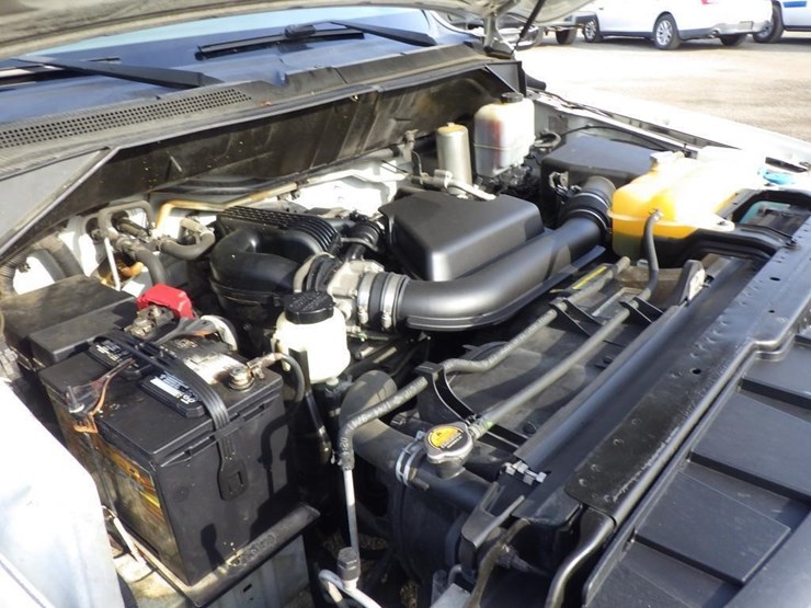 2014-nissan-nv2500-image-10