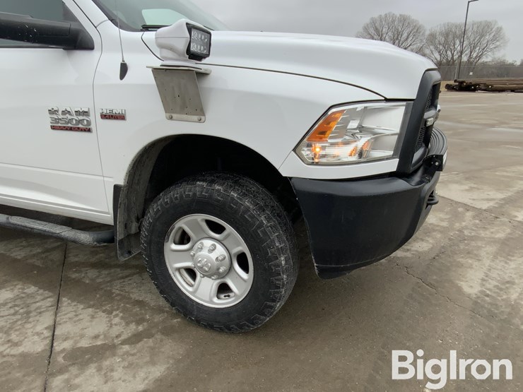 2015-ram-3500-slt-image-12