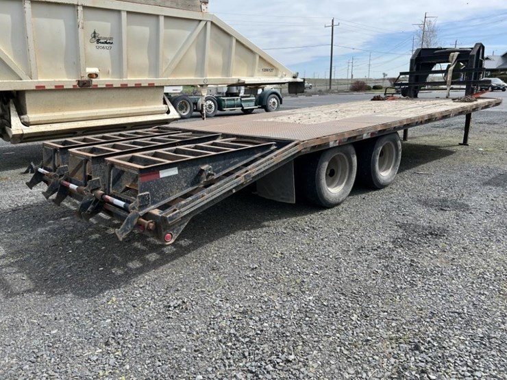 2012-elite-t/a-gooseneck-equipment-trailer-image-9