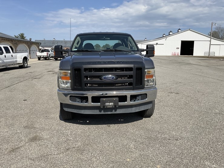 2010-ford-f350-xl-image-2
