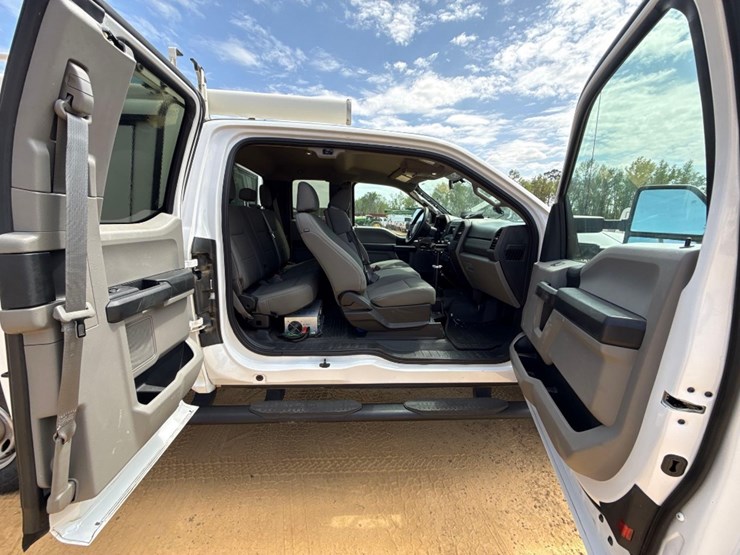2019-ford-f250-xl-image-8