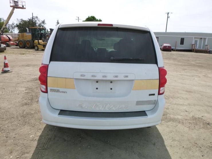 2014-dodge-grand-caravan-image-27