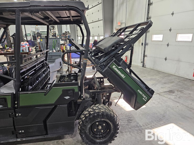 2022-massey-ferguson-730-image-10