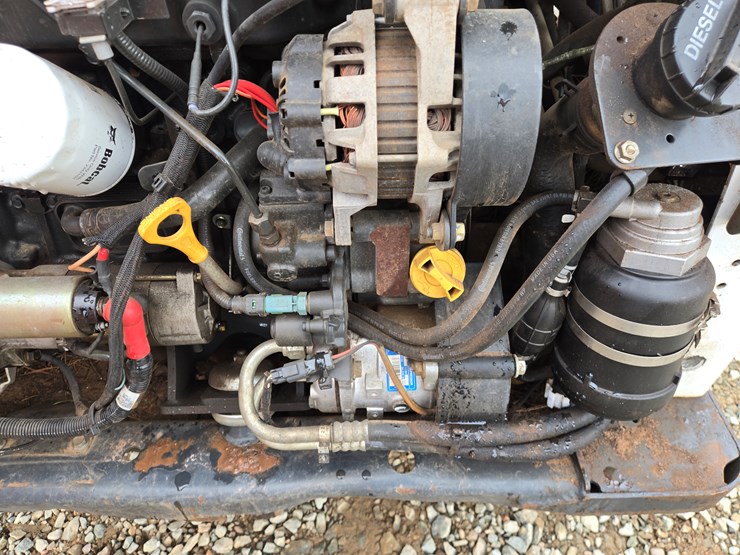 2017-bobcat-s570-image-40