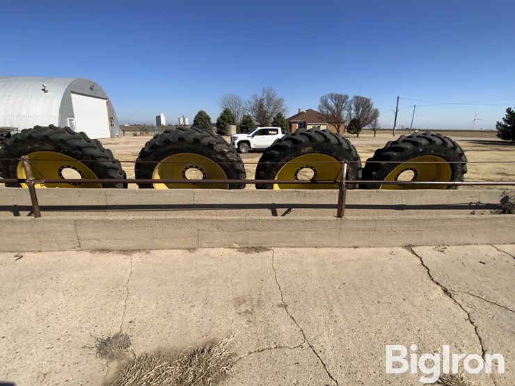 2013-john-deere-380-image-6